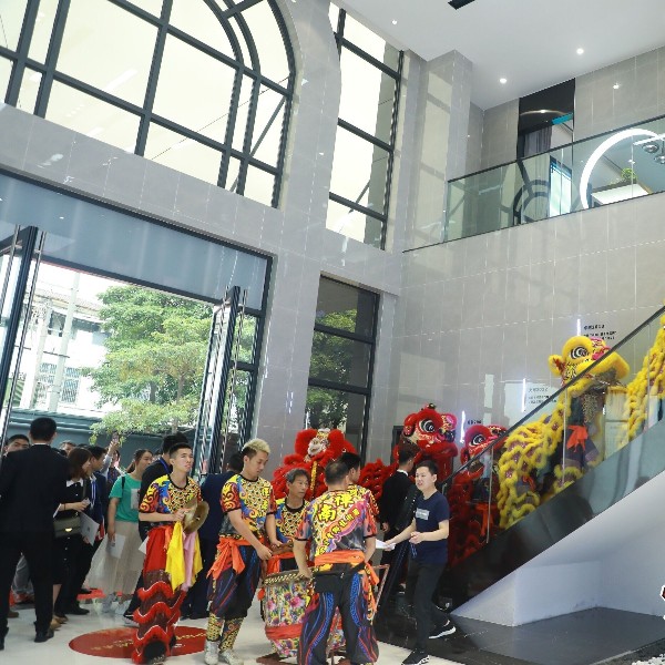 安全門窗哪家好?當(dāng)屬伊盾門窗制造! 安全門窗哪家好?當(dāng)屬伊盾門窗制造!