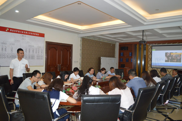 門窗加盟伊盾門窗金牌店長(zhǎng)培訓(xùn)