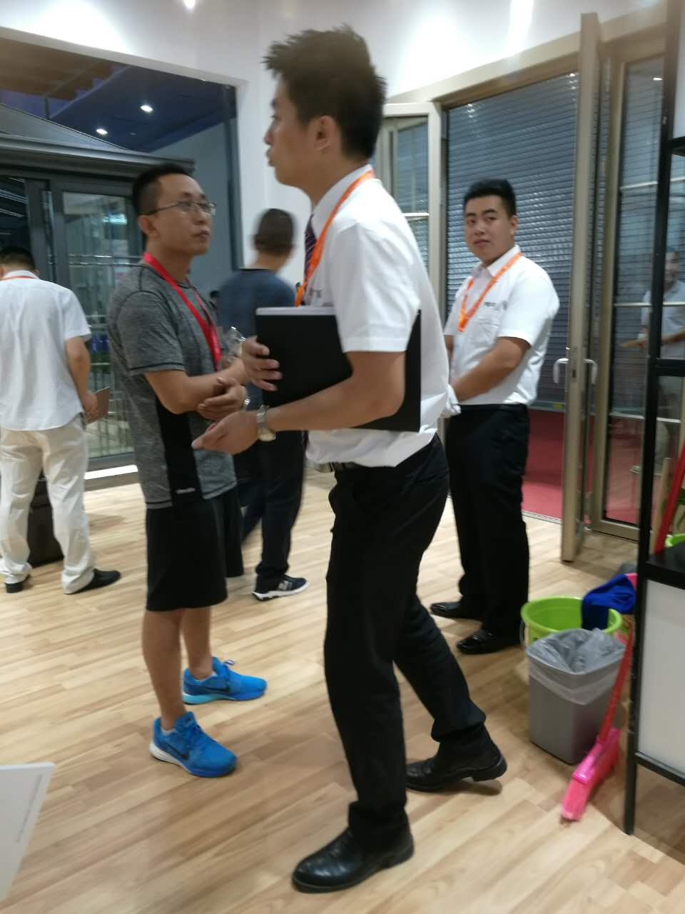 鋁合金門窗加盟伊盾門窗